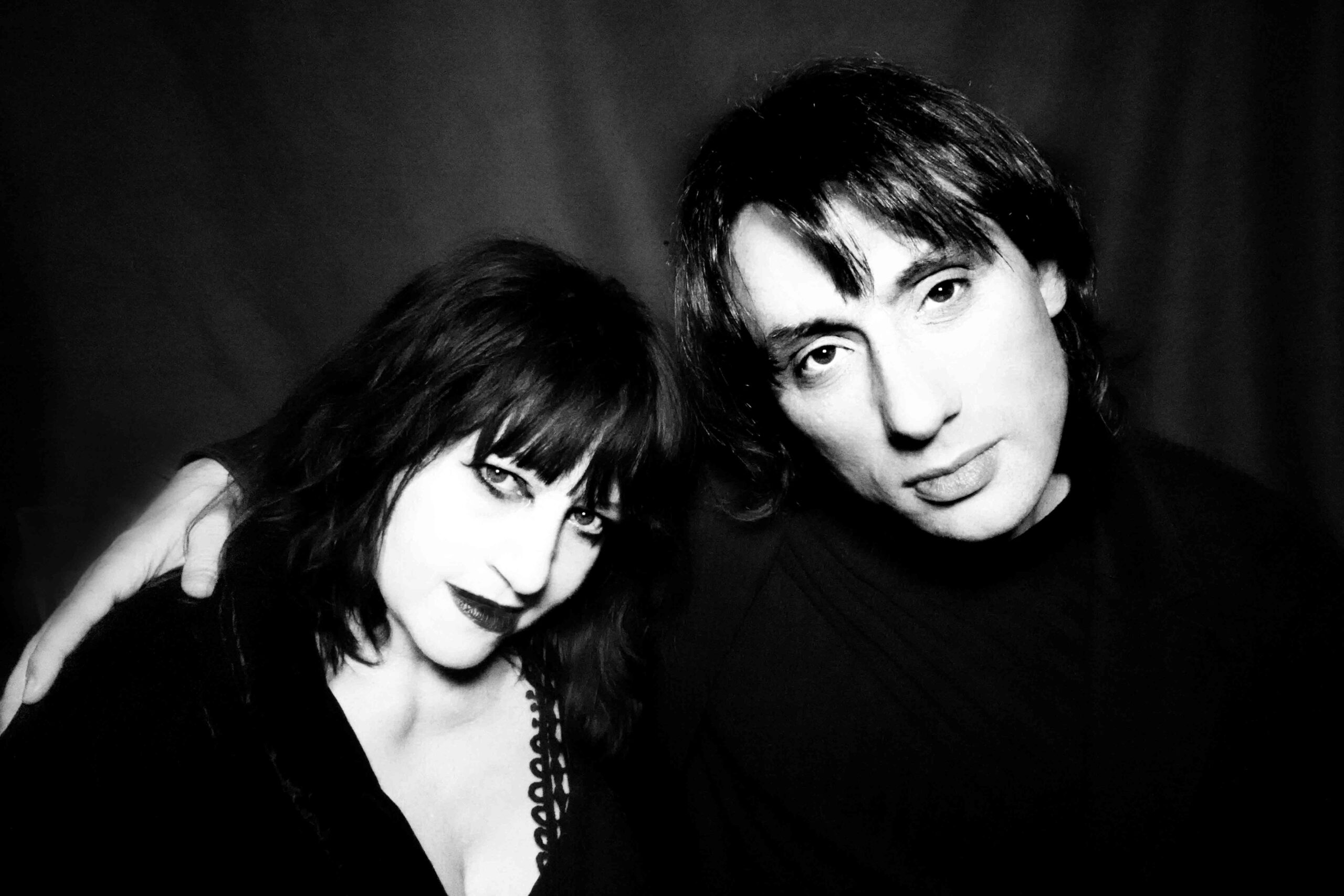 Lydia Lunch and Joseph Keckler posing together.